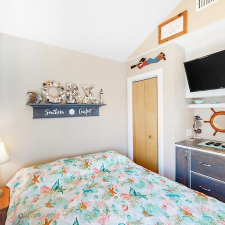 Southern Comfort Cabana Hatteras Room photo